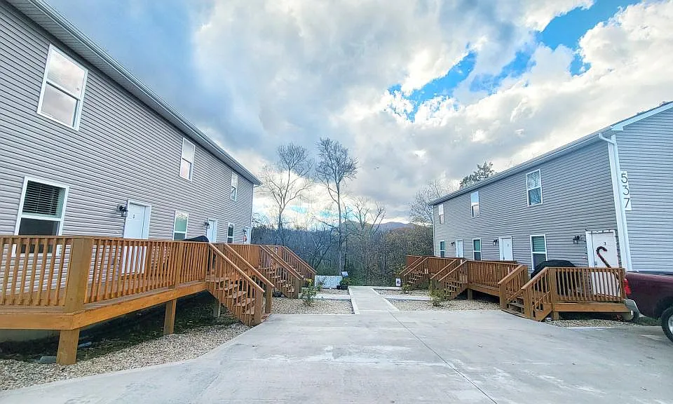 527 Old Knoxville Hwy