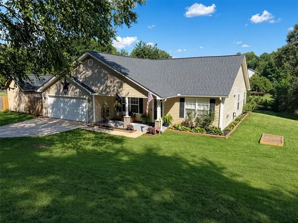 1237 Massey Rd, Pendleton, SC 29670