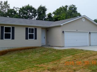 8525 Red Rose Ct, Cedar Hill, MO 63016
