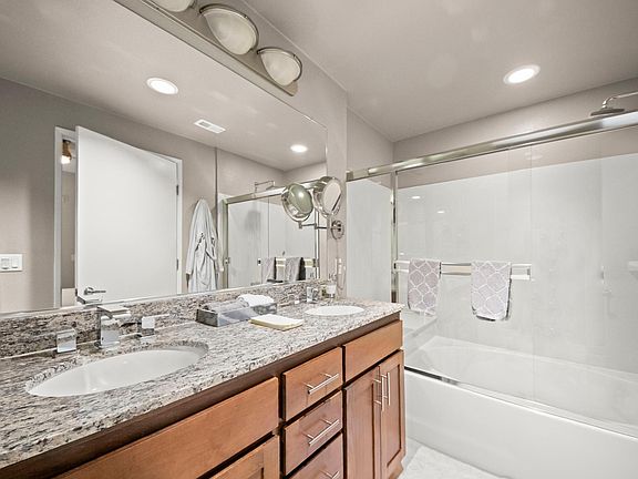 5th image of 23101 Erwin St #502