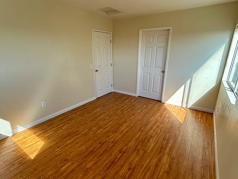 2324-28 W Jewett St #2330 — Photo 6