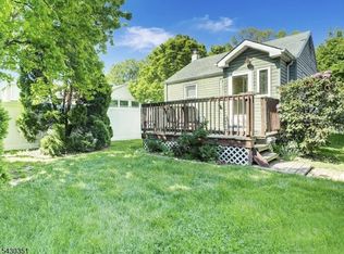 105 Lower Rd, Linden, NJ 07036