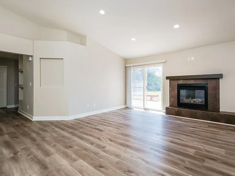4053 W 5075 S — Photo 3