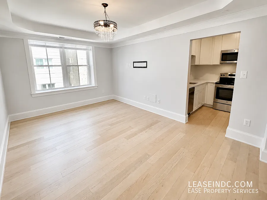 2 bed, 700 sqft, $2,700 — Photo 3