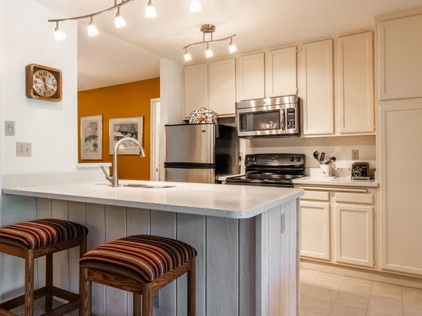 261 Lakeview Blvd #3, Mammoth Lakes, CA 93546