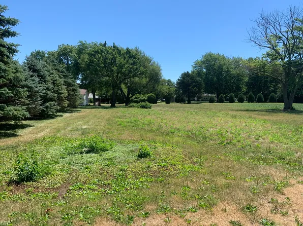 203 S Garfield St, Broadlands, IL 61816