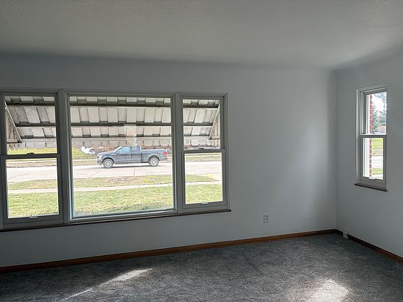 3rd image of 3620 W 210th St