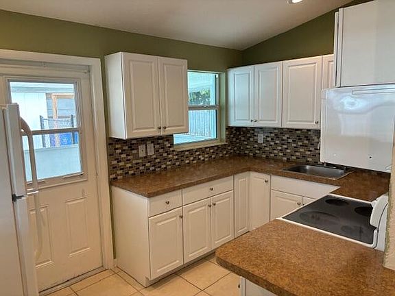 5th image of 630 Hibiscus Drive