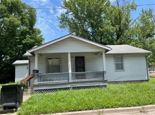 1734 SE Adams St, Topeka, KS 66607