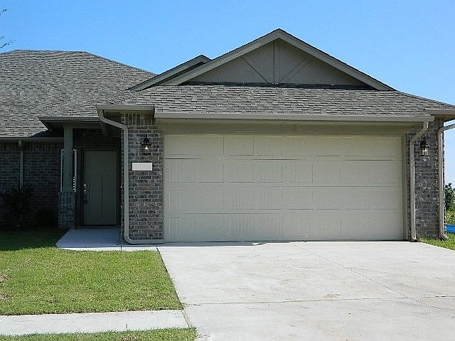 1st image of 2200 Starwood Dr