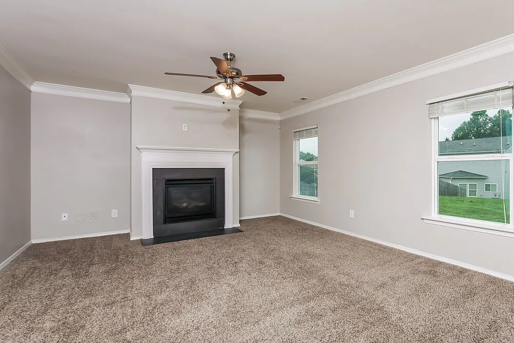 4 bed, 2.5 bath, 2225 sqft, $1,975 — Photo 4