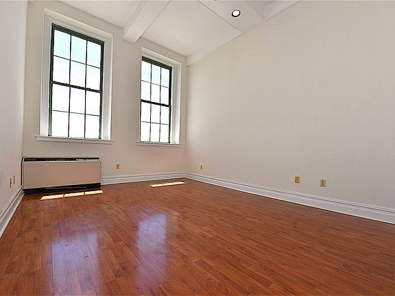 3rd image of 4502 Ditmars Blvd #534
