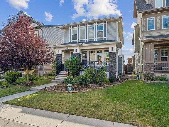 2nd image of 11 E Legacy Cres SE