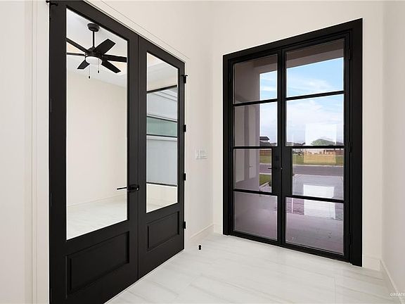 5th image of 2505 Trinity Ave