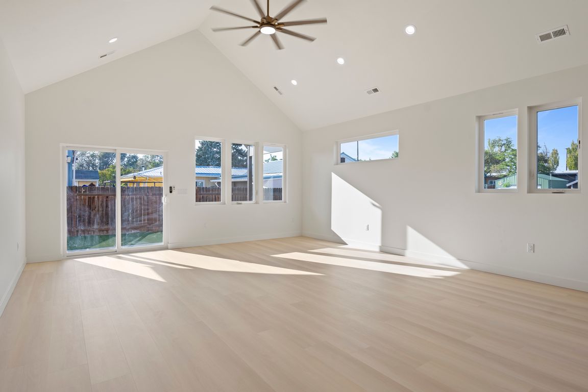 next background image