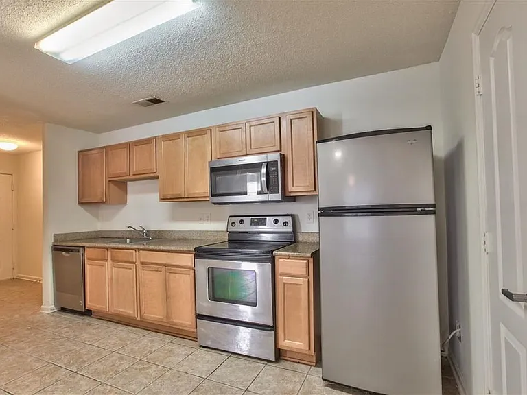 3000 S Adams St #412 — Photo 3