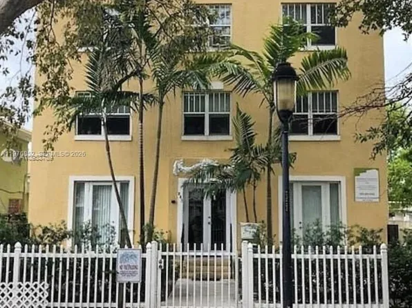 843 SW 13th Ave APT 201, Miami, FL 33135