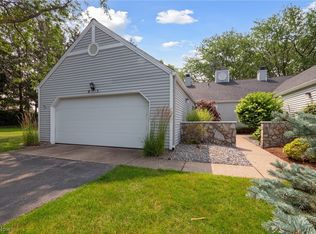 375 Yorktown Pl APT E1, Vermilion, OH 44089