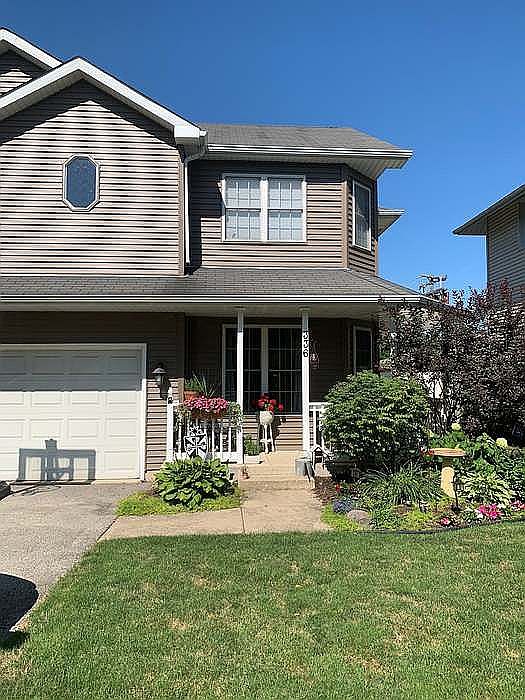 Front view of home