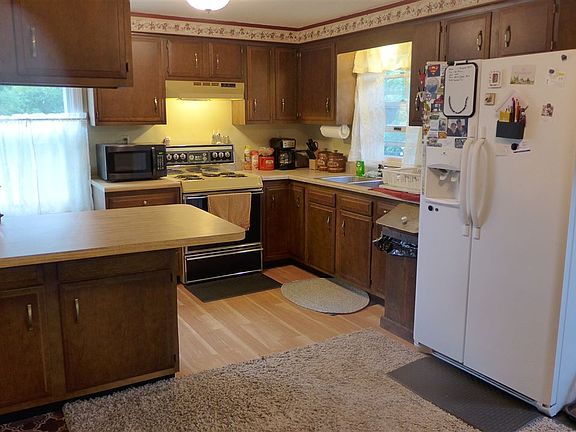 2nd image of 6944 E Huntingburg St