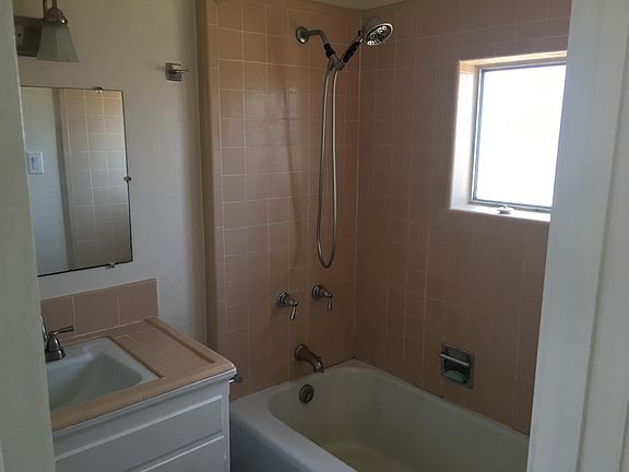 5th image of 490 Highland Ave