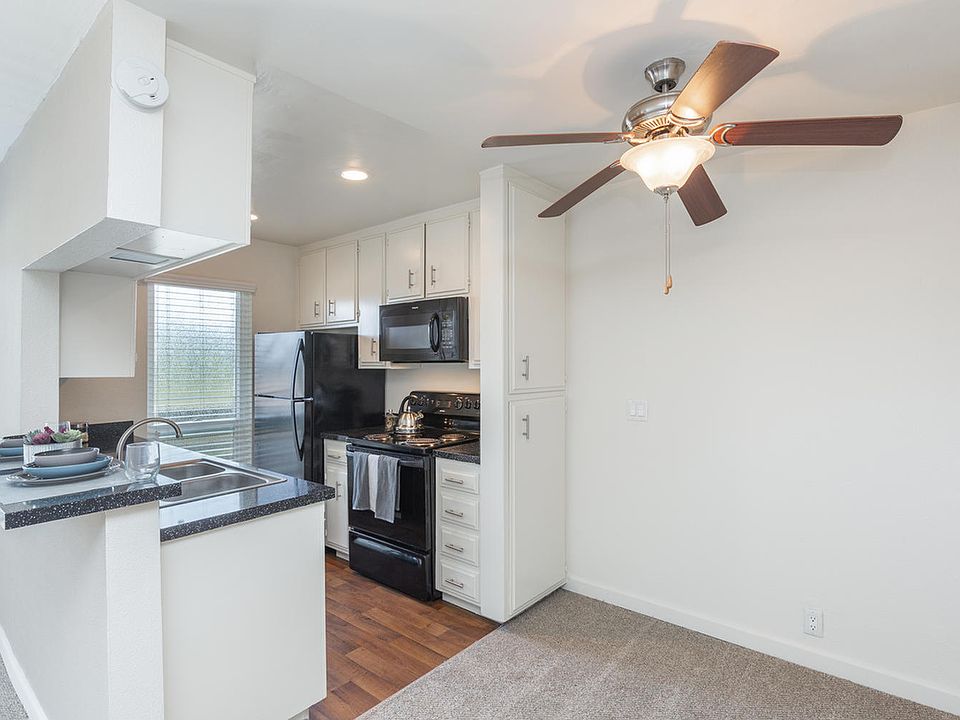 ELAN PACIFIC LOFTS 4467 Dawes St Pacific Beach CA Zillow