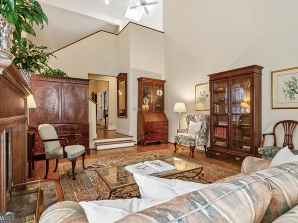 9 Bohler Mews NW, Atlanta, GA 30327