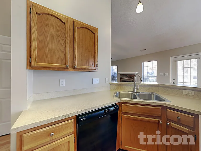 5207 Hedgecrest Pl — Photo 6