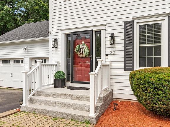 4th image of 22 Briarwood Dr