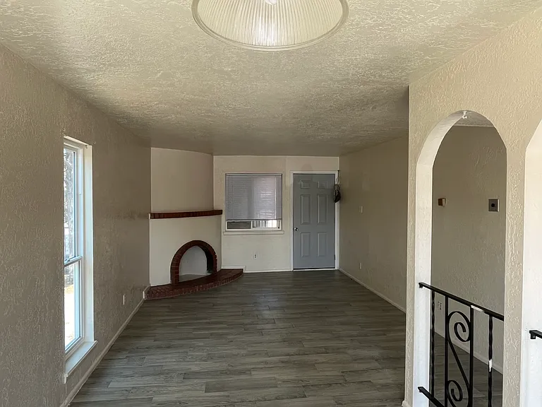 5900 Marble Ave NE #100 — Photo 3
