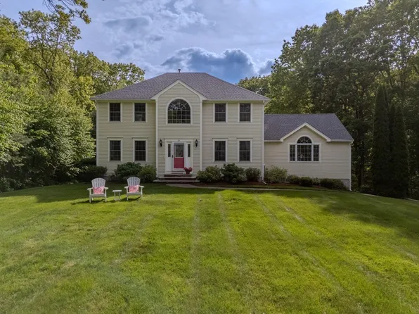 64 Jacques Rd, Tyngsboro, MA 01879