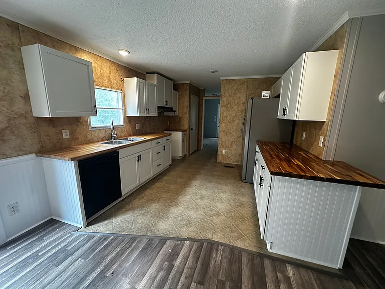 509 Green Swamp Rd — Photo 6