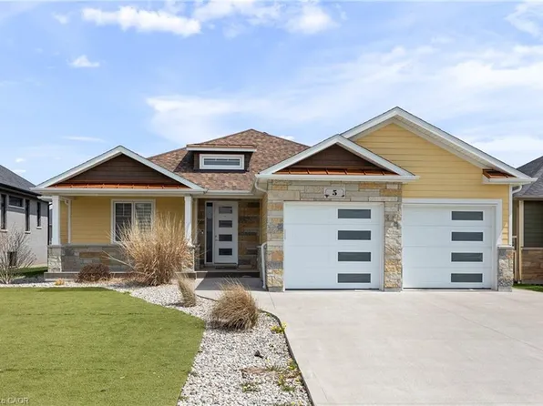 5 Fracas Ct, Kingsville, ON N9Y 0E3