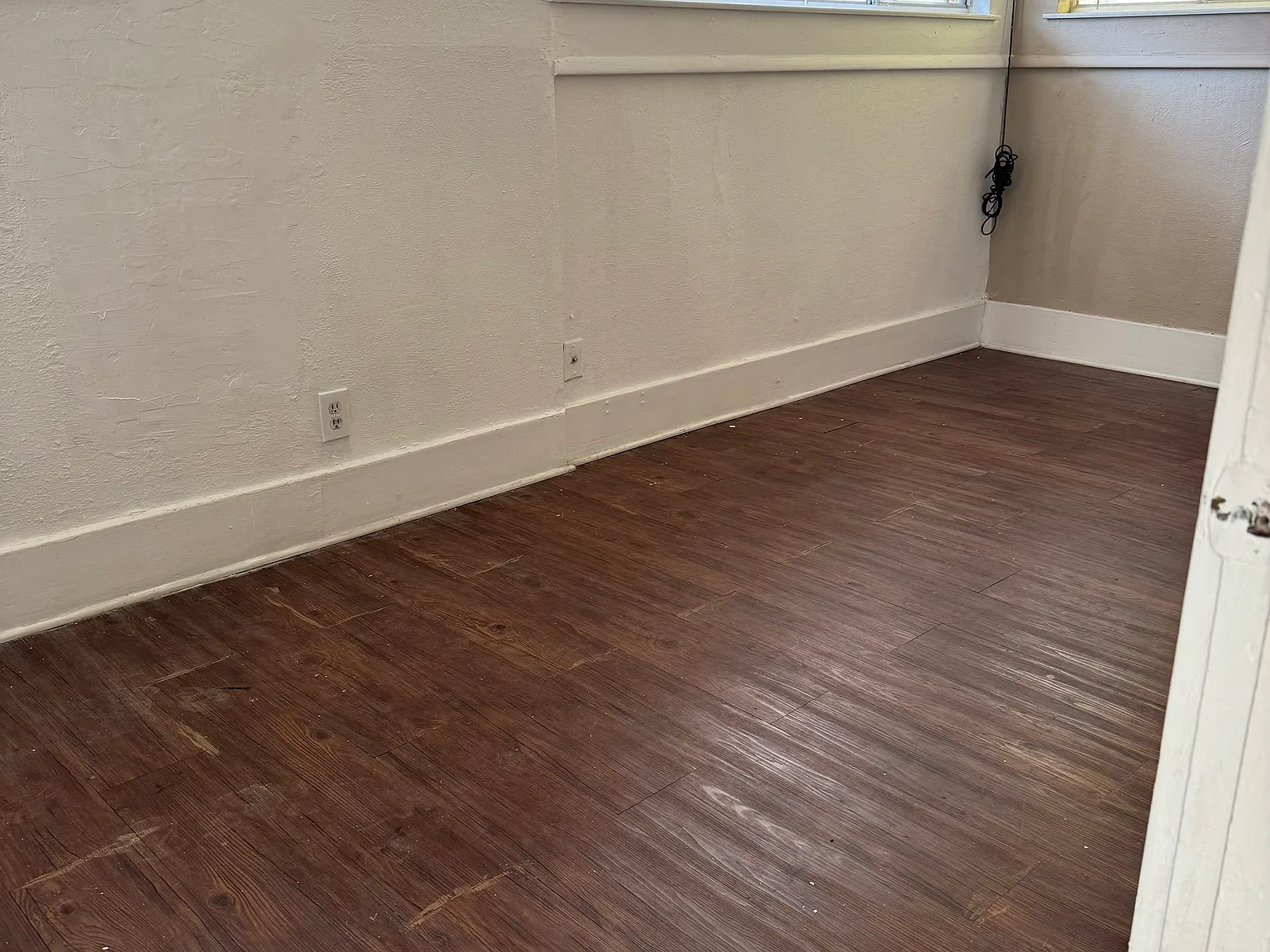 615 E Yale Ave — Photo 2