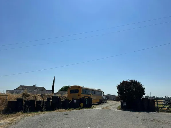 8285 Peacock Ln, Elverta, CA 95626