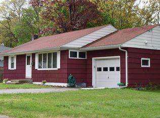 11 Constitution Dr, Cold Spring, NY 10516