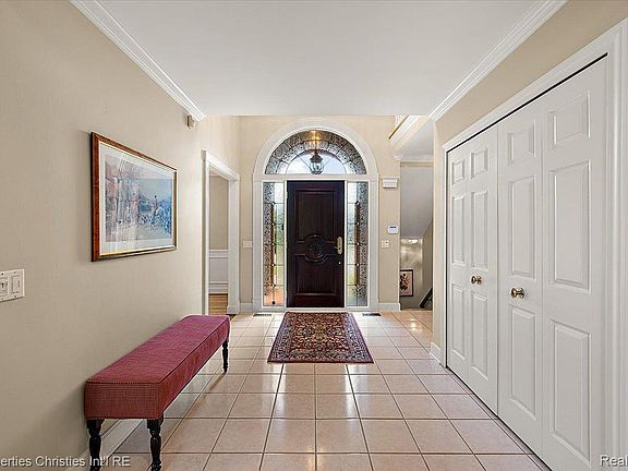 5th image of 3021 E Ridge Ct