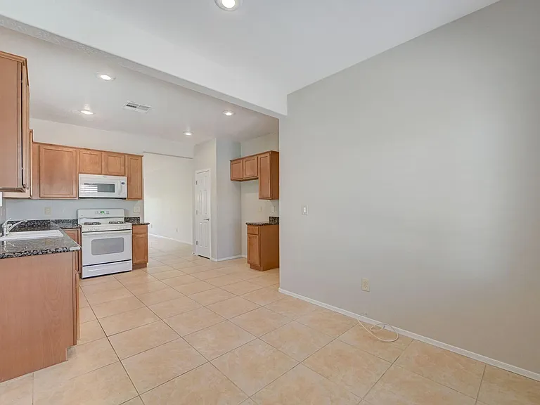 7925 Fantail Dr — Photo 21