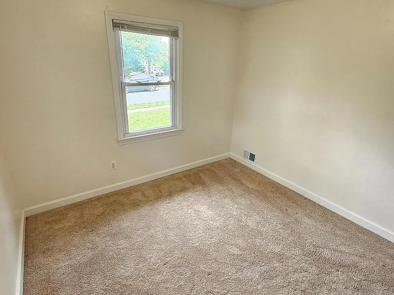 603 Pinewood Rd — Photo 22
