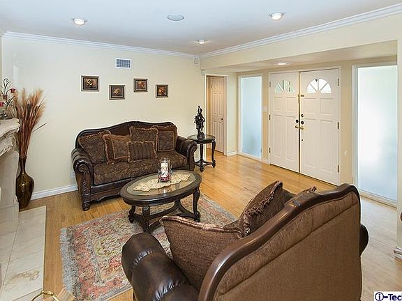 3rd image of 10452 Petit Ave