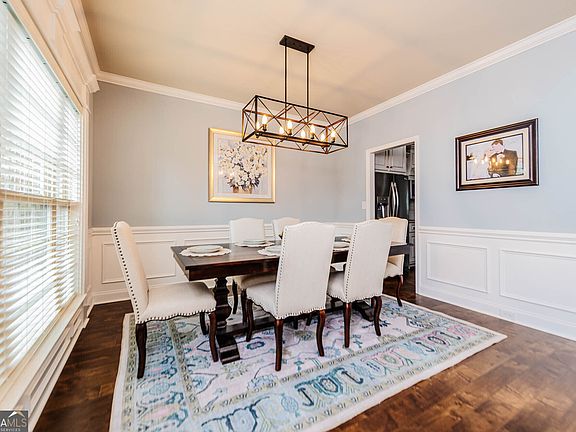 5th image of 112 Bainbridge Ln