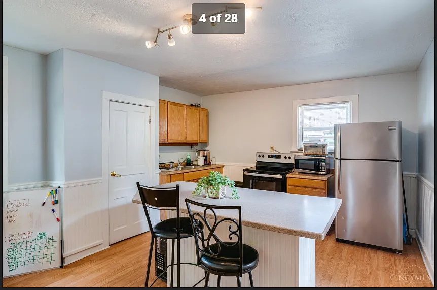 4 bed, $2,800 — Photo 2