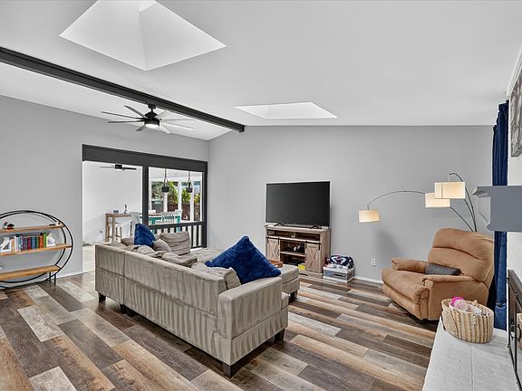 3rd image of 2806 Holy Cross Ln