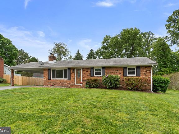 2nd image of 1519 Woodridge Ln