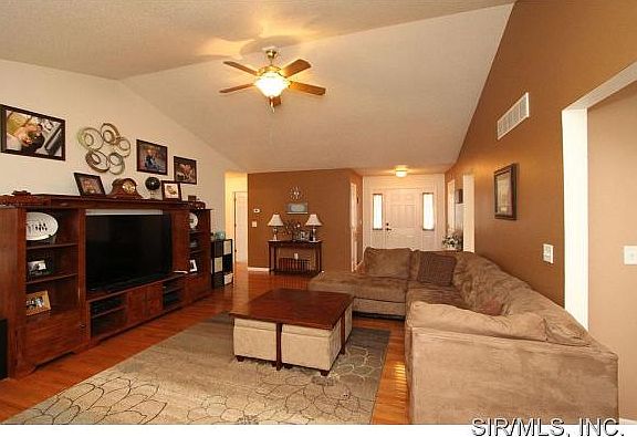 5th image of 25 Woodland Ct