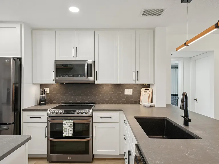6277 Bahia Del Mar Blvd S #210 — Photo 32