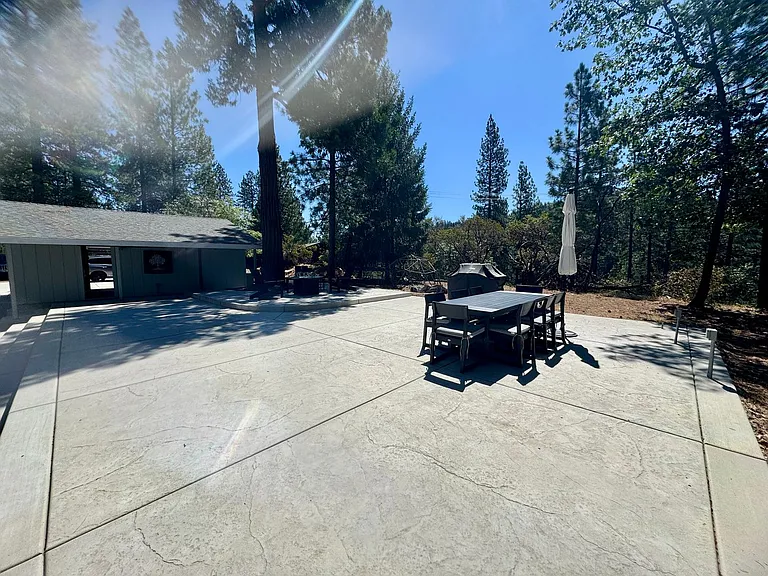 4425 Sierra Springs Dr — Photo 40