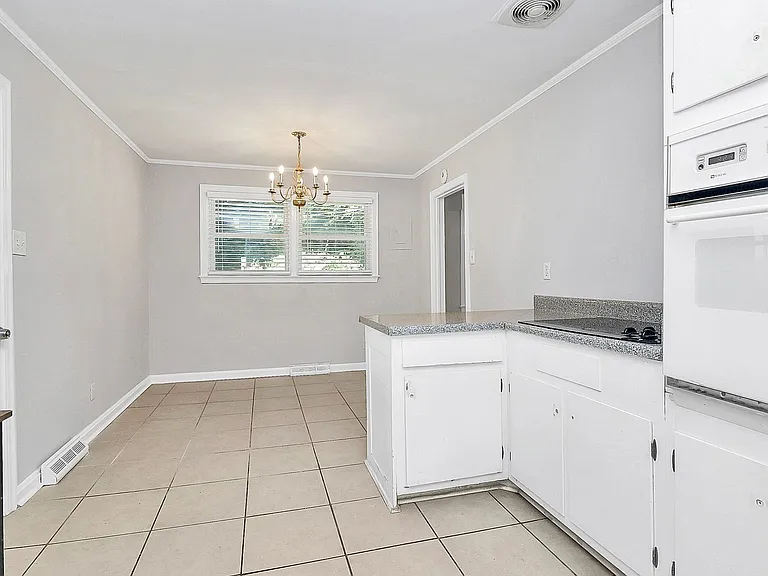 228 Seneca Pl — Photo 16
