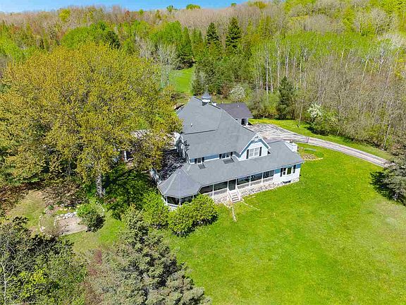 3rd image of 9661 Lake St