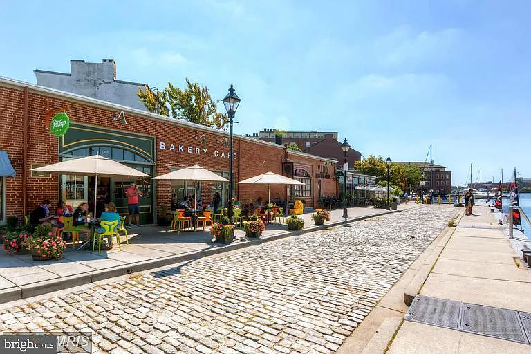 608 S Washington St — Photo 35